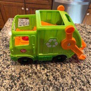 Fisher-Price Little People Green & Orange Recycling Truck Toy
